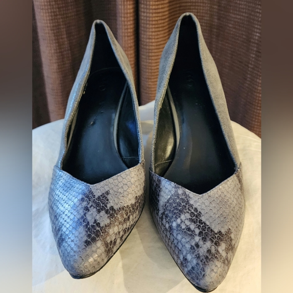 LOGO by Lori Goldstein Gray and Brown Heels - Snakeskin Pattern - Women Size 10